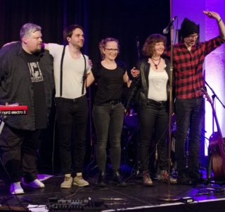 06.03.2026 in der @kulturklub.halle13 der @cd_kaserne_celle ❤️ Es hat uns unglaublich viel Spaß gemacht! Danke an Linus, Ruben und Tobi (und alle anderen) von der CD-Kaserne! Danke an Room55 vom @ernestinumcelle und danke an alle, die mit uns einen tollen Abend verbracht haben🥰😎🎸